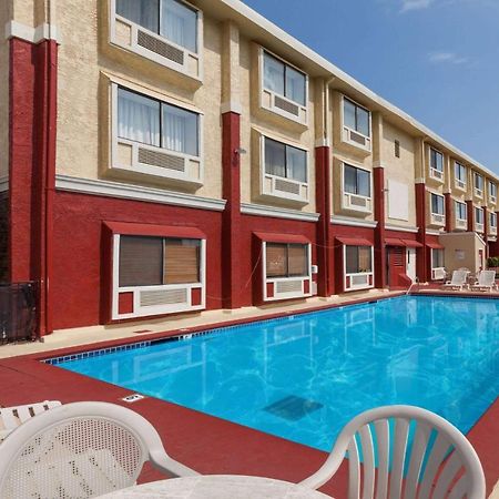 Ramada By Wyndham Oklahoma City Airport North Buitenkant foto