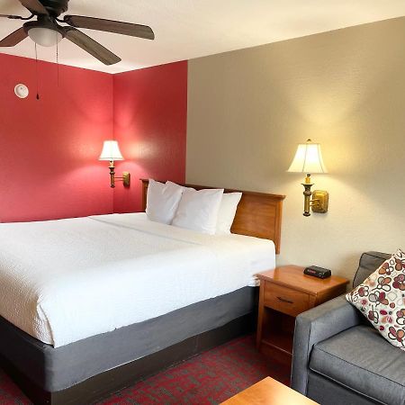 Ramada By Wyndham Oklahoma City Airport North Buitenkant foto