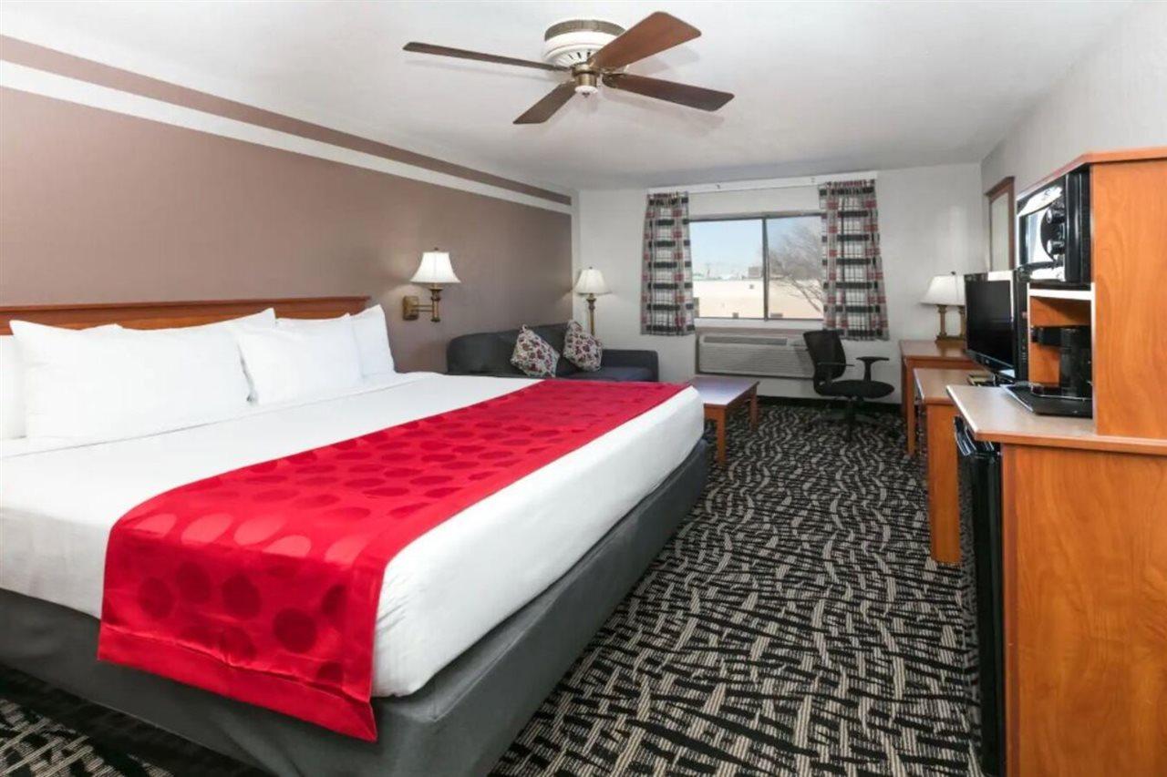 Ramada By Wyndham Oklahoma City Airport North Buitenkant foto