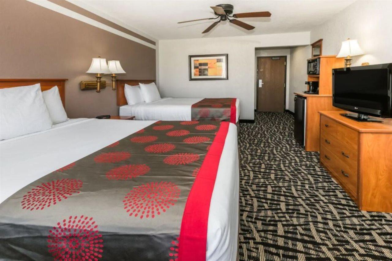Ramada By Wyndham Oklahoma City Airport North Buitenkant foto