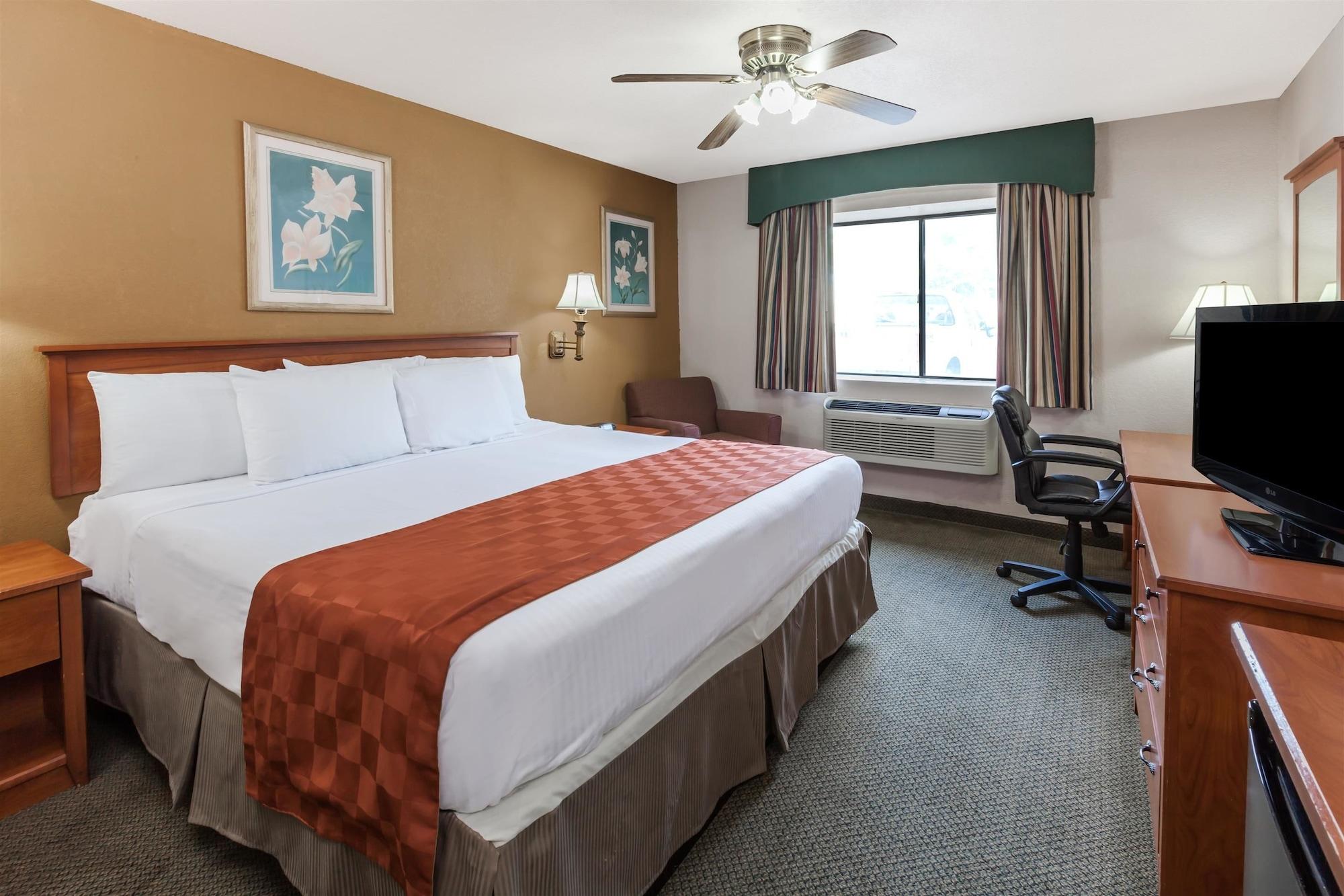 Ramada By Wyndham Oklahoma City Airport North Buitenkant foto