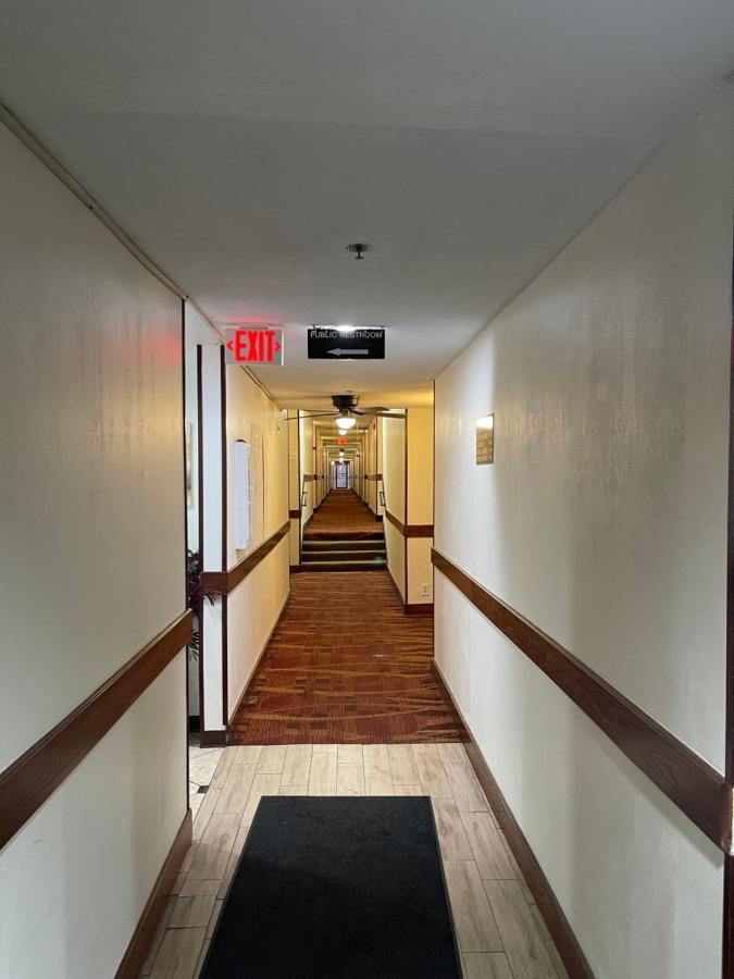 Ramada By Wyndham Oklahoma City Airport North Buitenkant foto