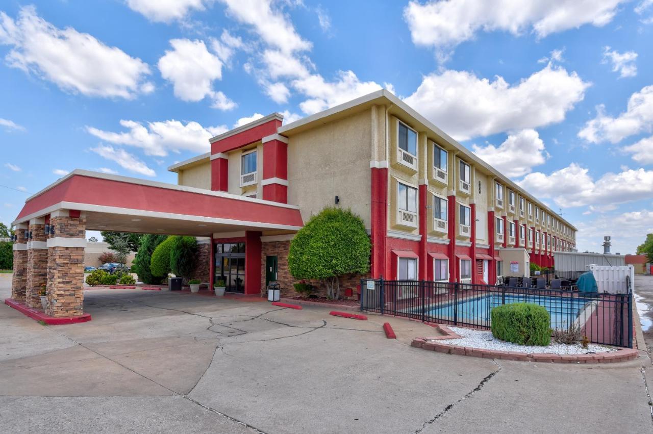 Ramada By Wyndham Oklahoma City Airport North Buitenkant foto