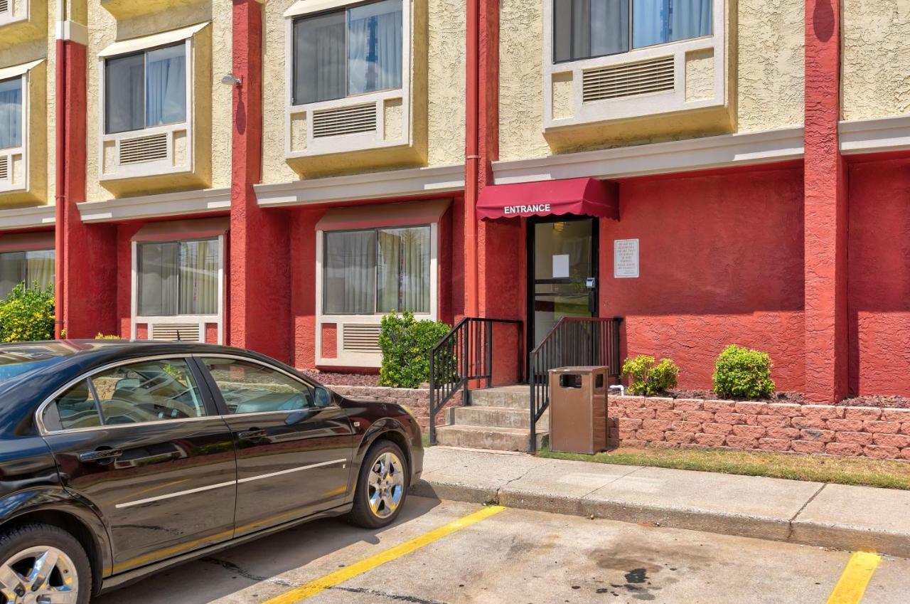 Ramada By Wyndham Oklahoma City Airport North Buitenkant foto