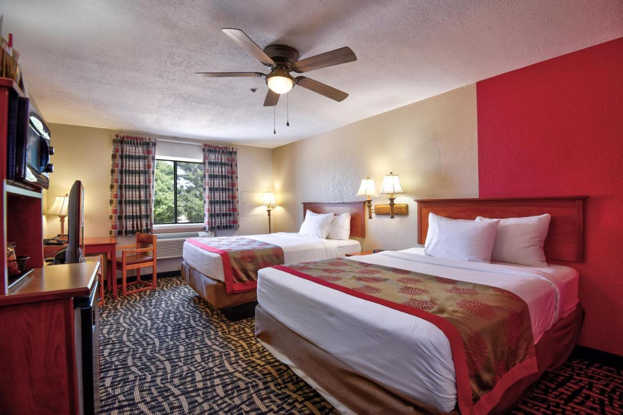 Ramada By Wyndham Oklahoma City Airport North Buitenkant foto