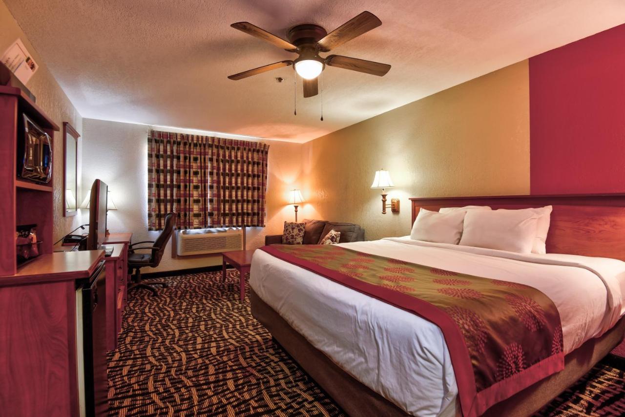 Ramada By Wyndham Oklahoma City Airport North Buitenkant foto