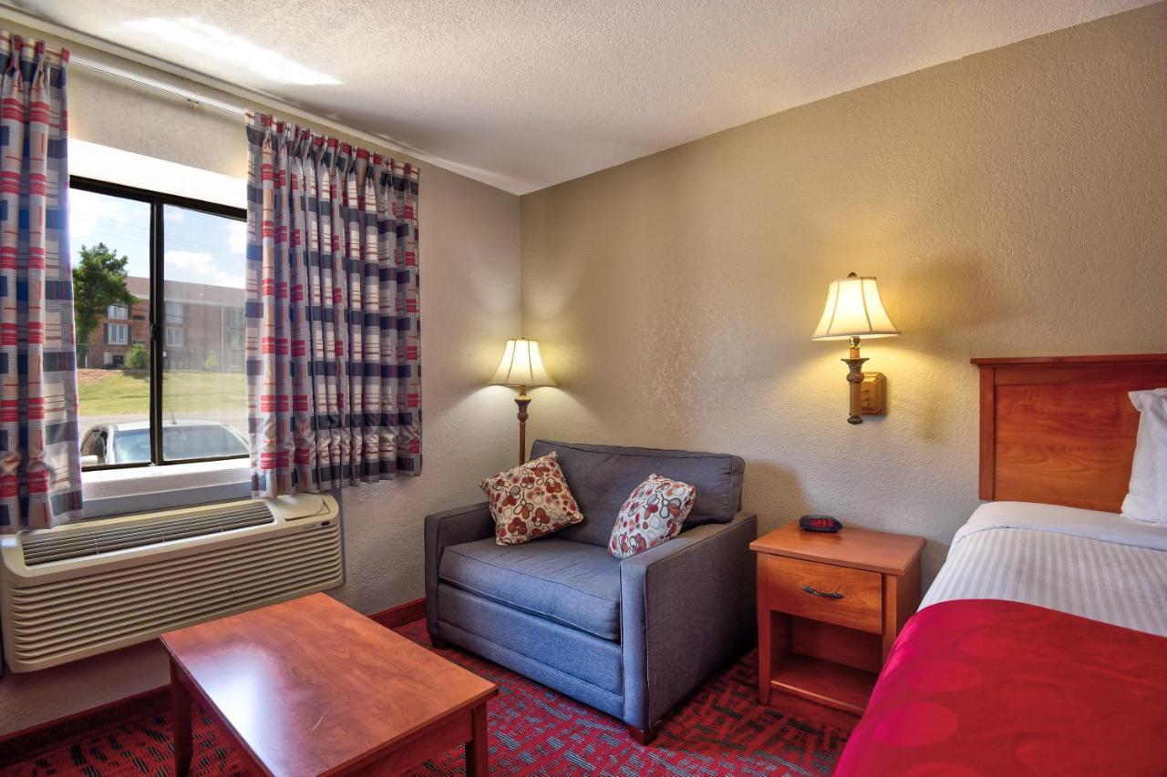 Ramada By Wyndham Oklahoma City Airport North Buitenkant foto