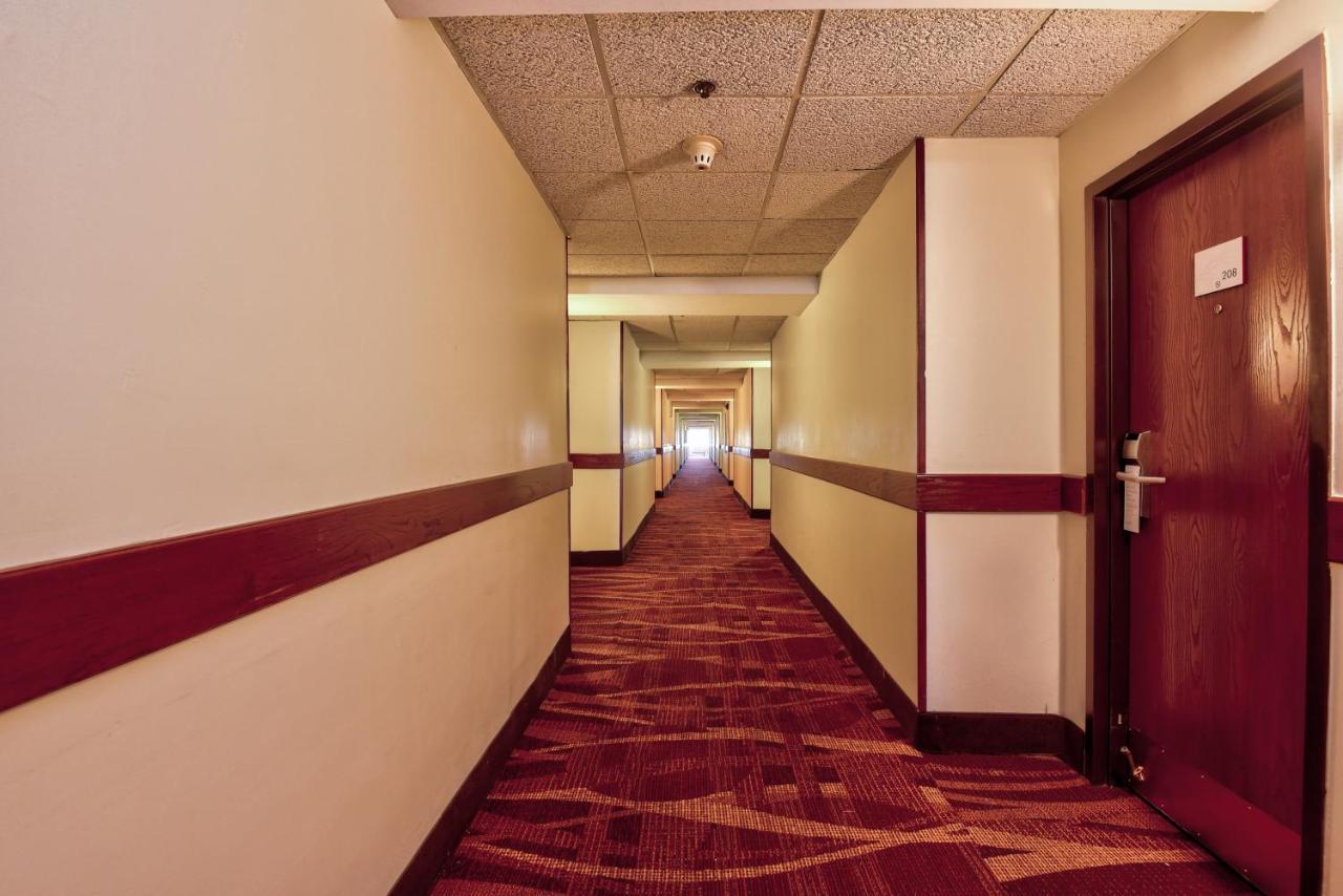 Ramada By Wyndham Oklahoma City Airport North Buitenkant foto
