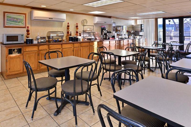 Ramada By Wyndham Oklahoma City Airport North Buitenkant foto