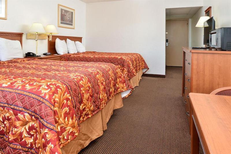 Ramada By Wyndham Oklahoma City Airport North Buitenkant foto