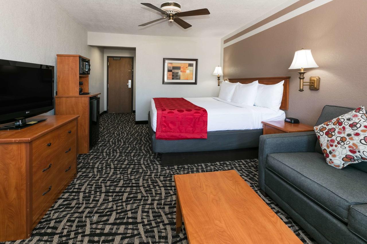 Ramada By Wyndham Oklahoma City Airport North Buitenkant foto